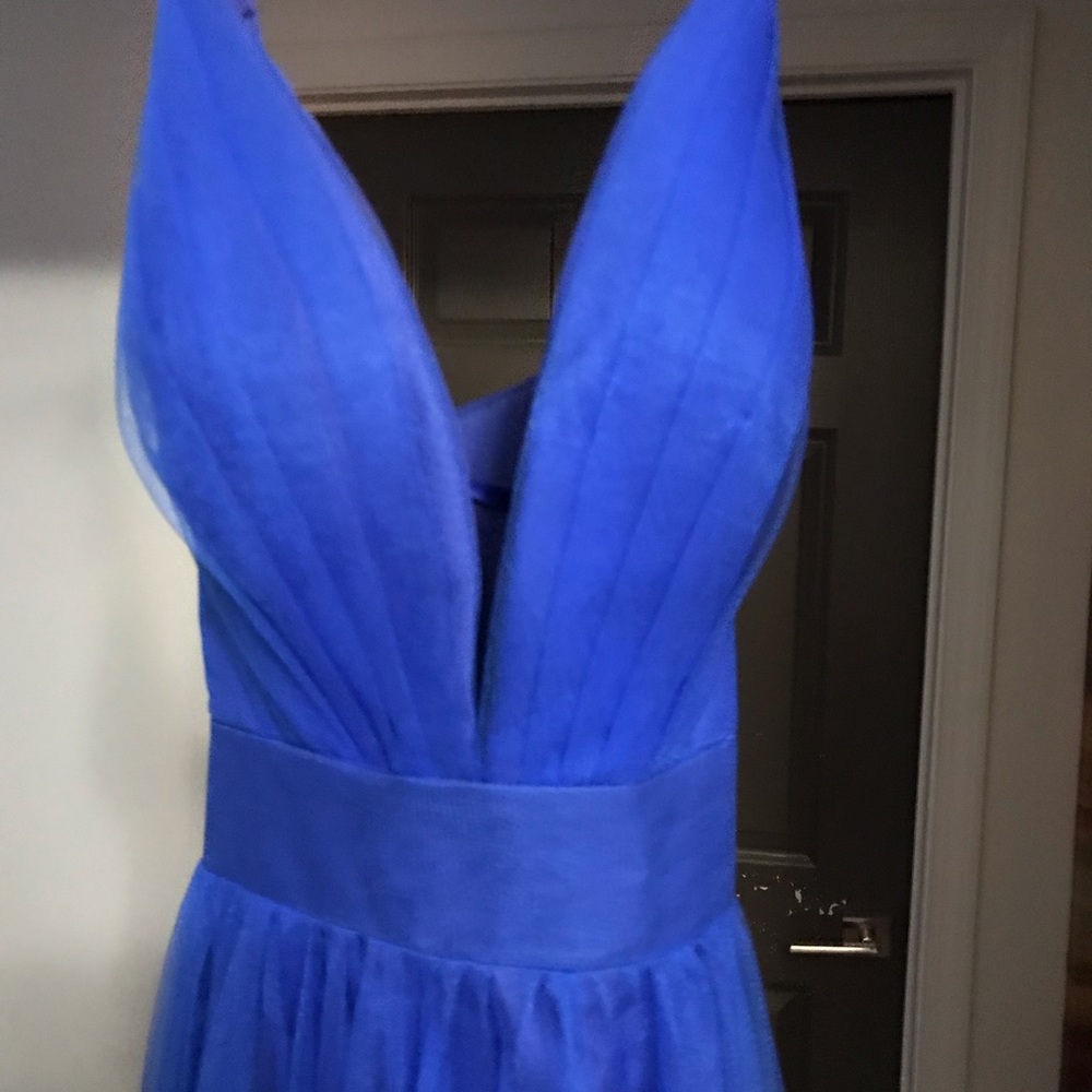 BEAUTIFUL BLUE PROM GOWN SIZE M 💙💙💙💙💙💙💙✨✨✨✨